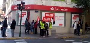 Piquete CNT Elche Banco Santander 12-12-13